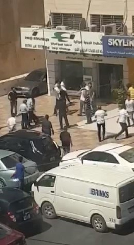 الأمن يوضح تفاصيل مشاجرة بين موظفي بنك وشركة في عمان
