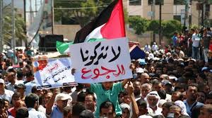 الشؤون الفلسطينية تنفي علاقتها بإضراب عاملي الأونروا