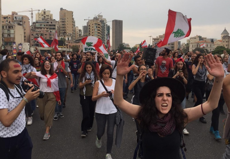 تفاقم الازمات مع ارتفاع وتيرة الاحتجاجات في لبنان