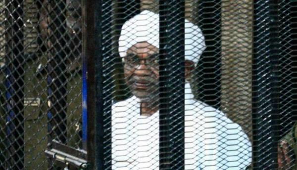 وسط تشديدات أمنية .. بدء جلسة الحكم على الرئيس السوداني المعزول البشير