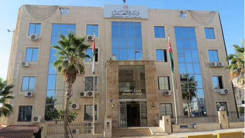 وزارة العمل: تمديد إعفاء السوريين من رسوم تصاريح العمل حتى نهاية 2020