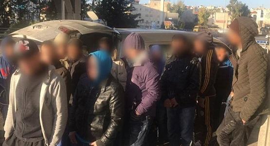 17 شخصا بباص حمولته 5 ركاب في شارع المدينة المنورة بالعاصمة عمان