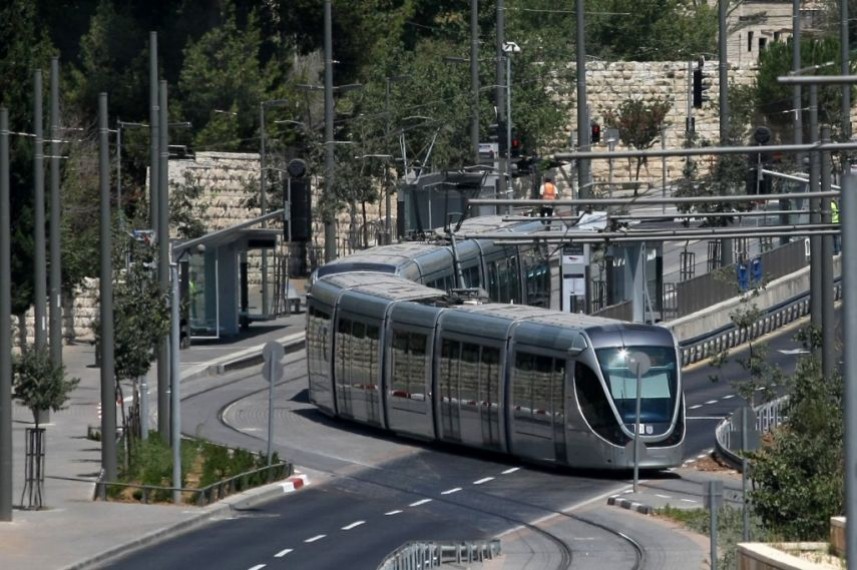 الاردن يدين موافقة اسرائيل على مد قطار سريع بين تل ابيب والقدس