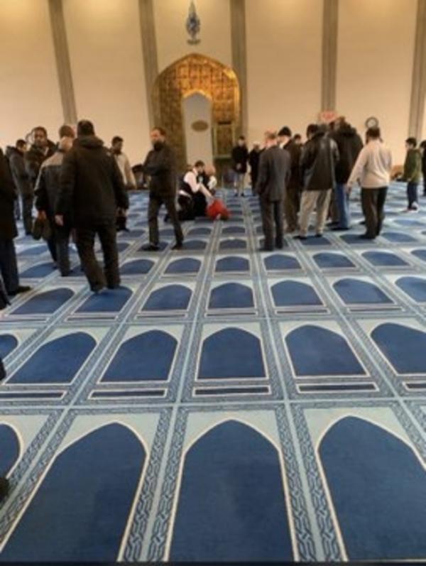 طعن رجل في مسجد بالقرب من ريجنتس بارك في لندن