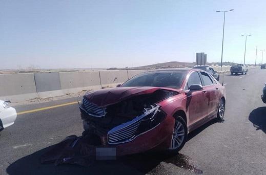 إصابتان بحادث تصادم لمركبتين في عمان