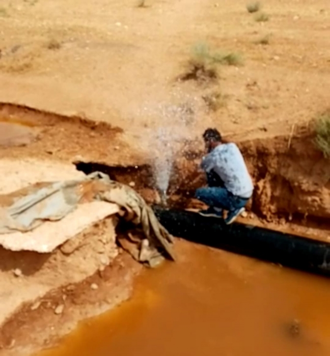 بالفيديو والصور...المياه : حملة امنية تضبط (6) اعتداءات على خطوط رئيسية في الموقر